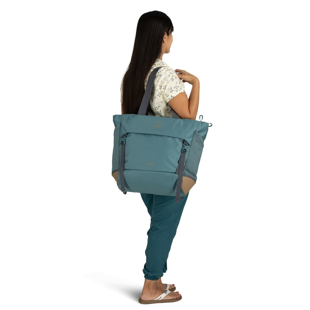 on body images of the Daylite Large Tote of the Dayliter in the color black