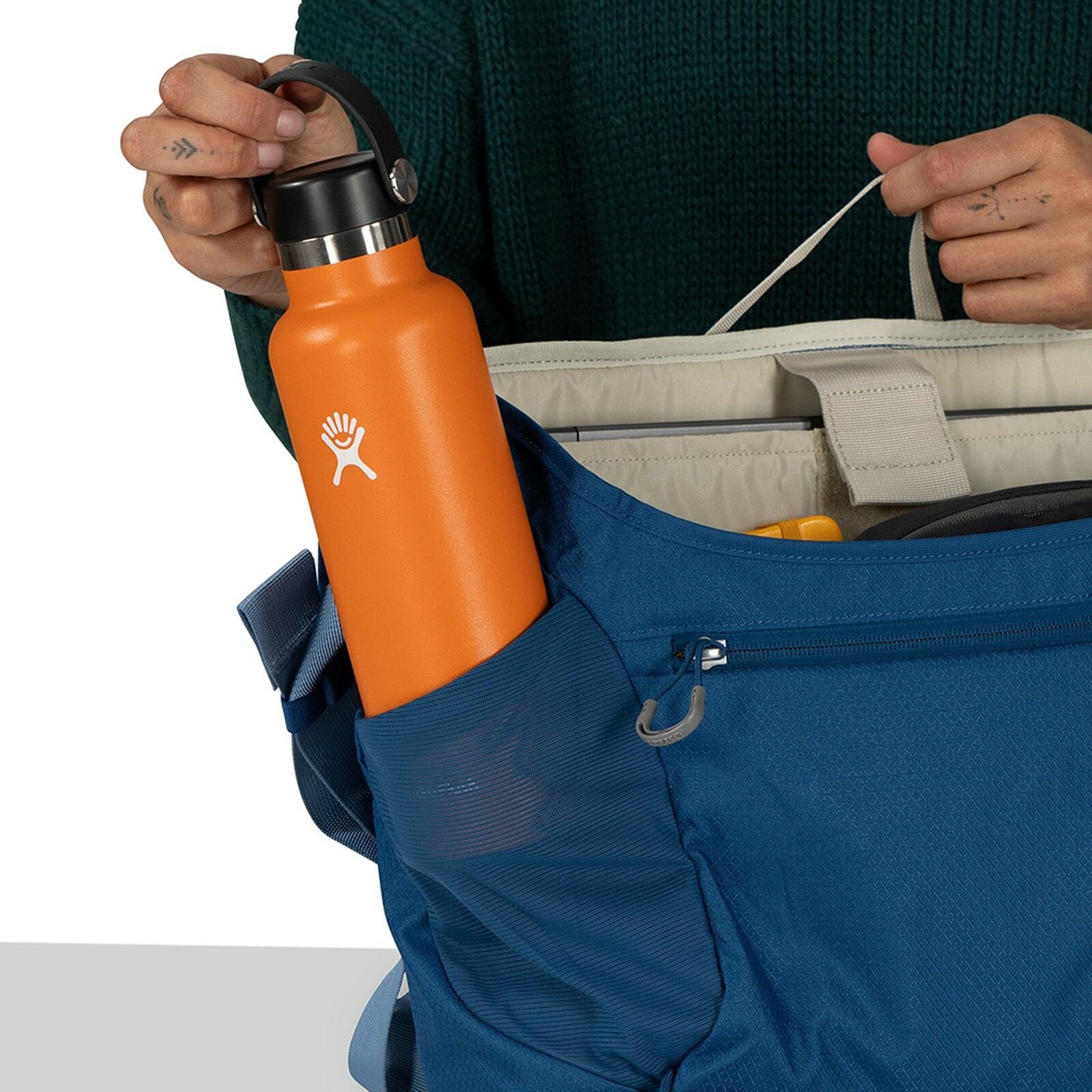 Detail view of Daylite Messenger in color Night Shift