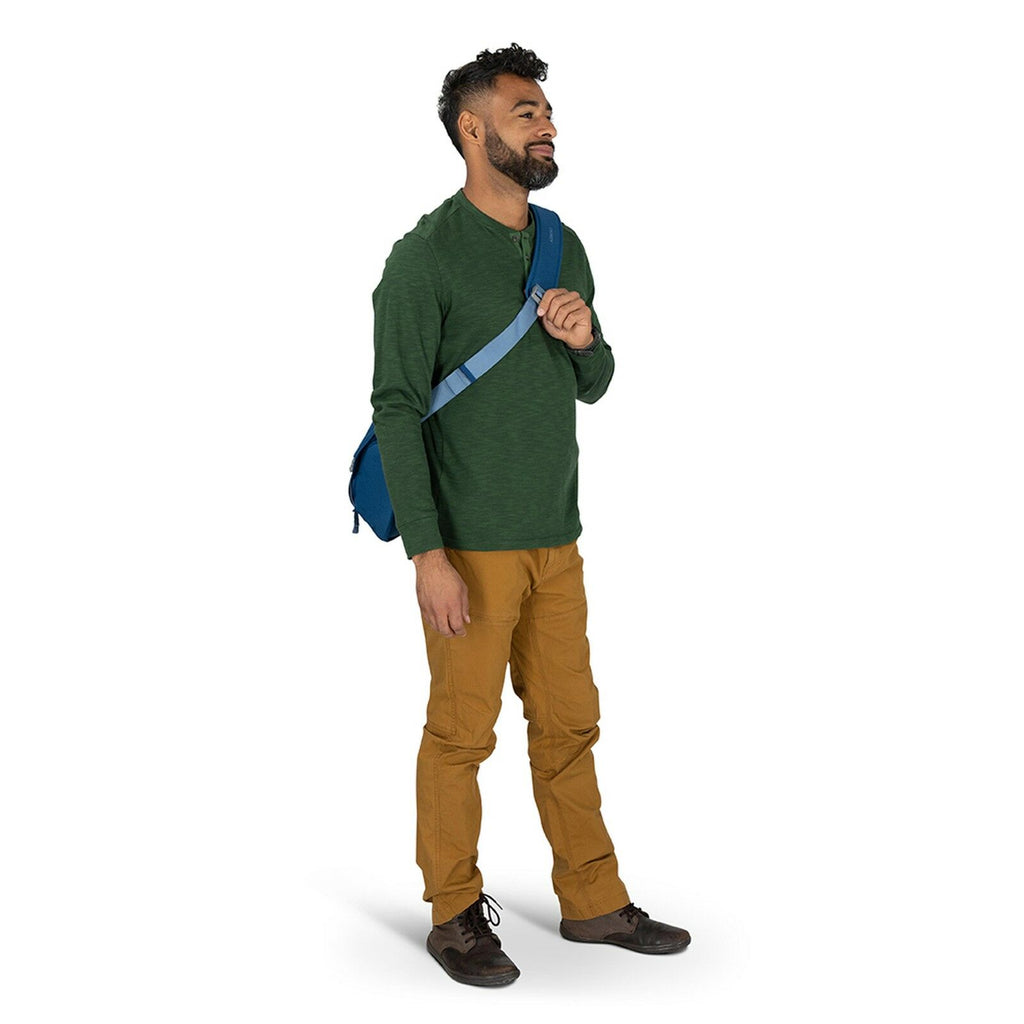 on-body view of Daylite Messenger in color Night Shift