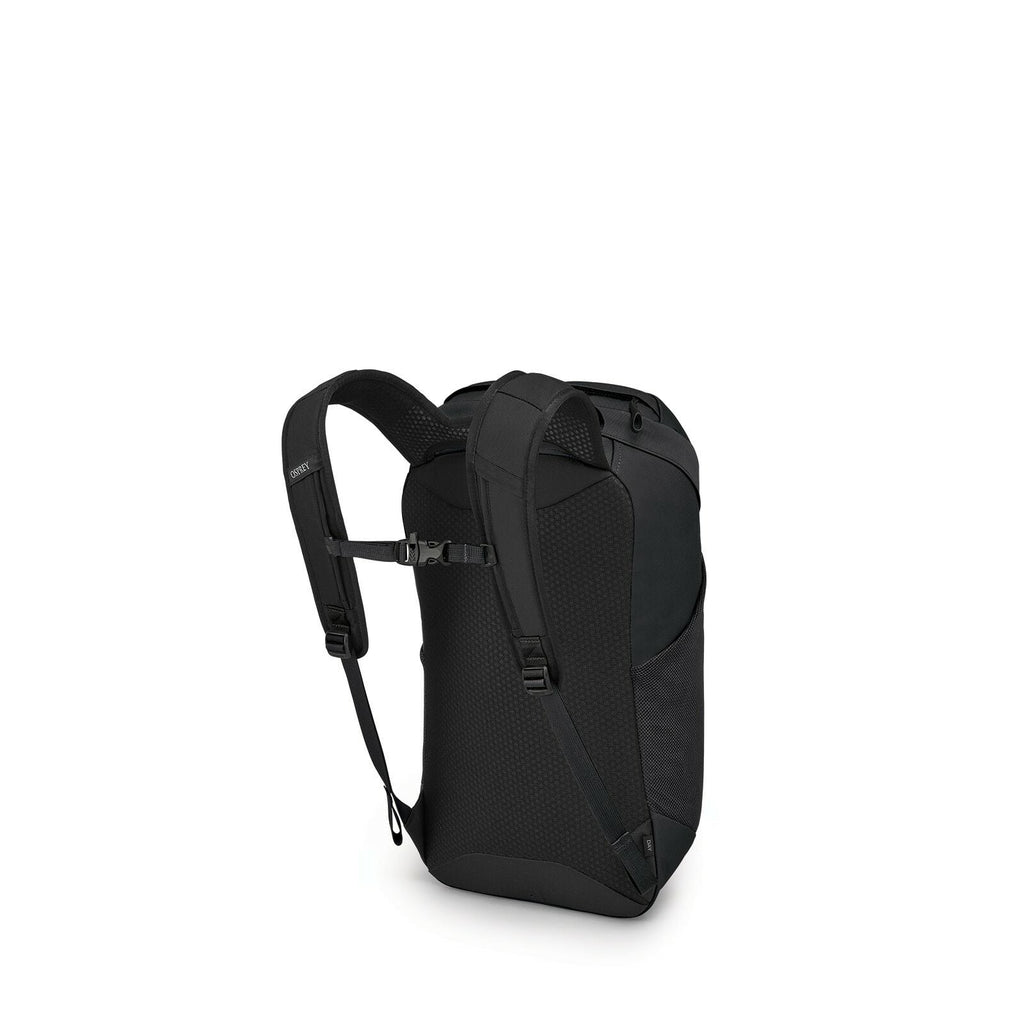 a 4/5 view of the Farpoint® | Fairview® Travel Daypack in color black
