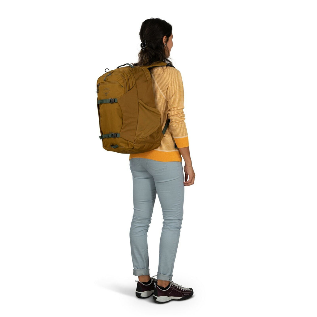 a person modeling the Proxima 30 in color brindlebrownheather