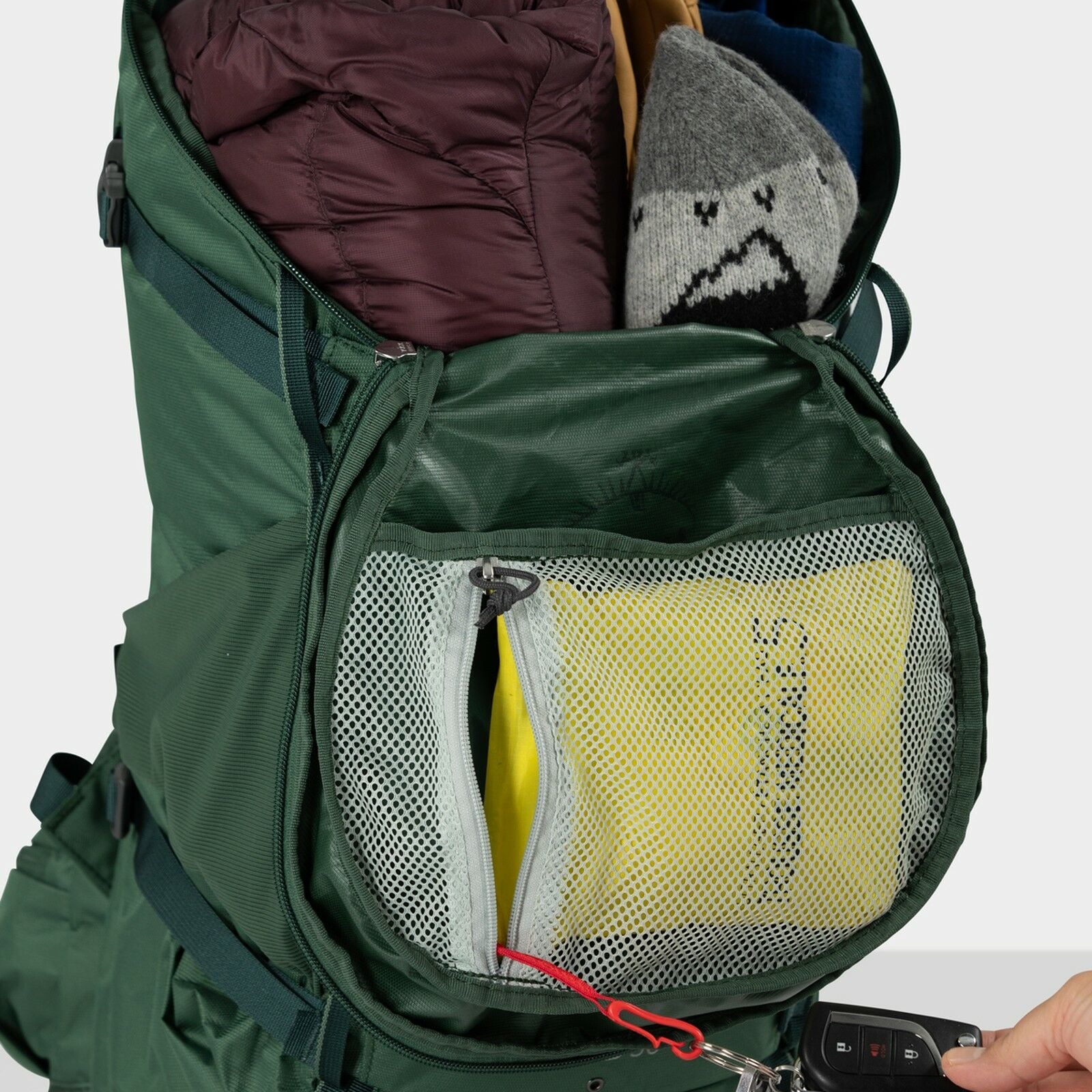 a detail of the Skarab 30 in color Tundra Green