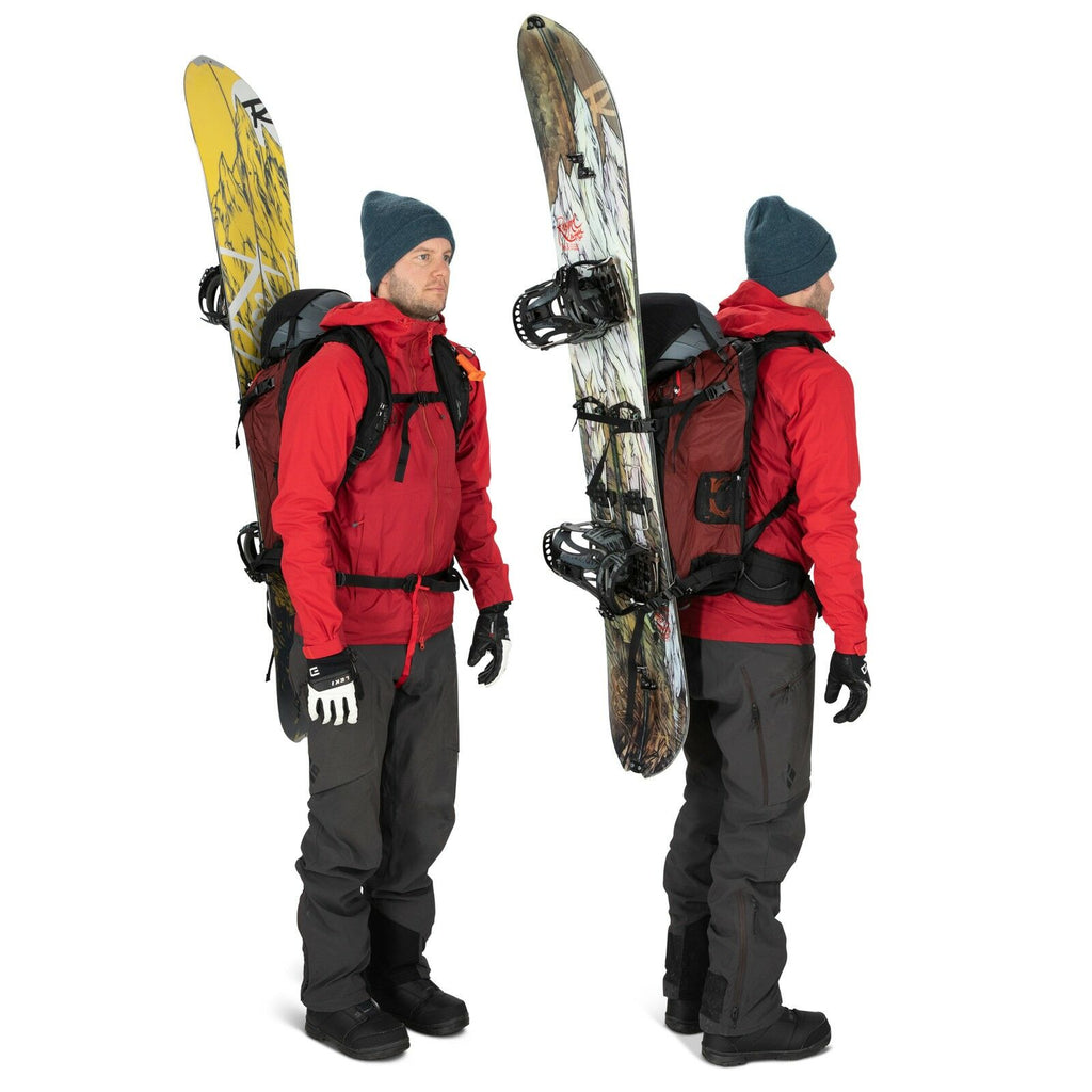 a person modeling the Soelden Pro 32 in color Red Mountain
