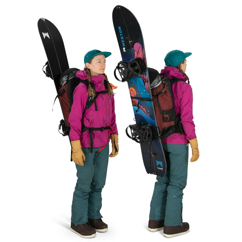a person modeling the Sopris Pro 30 in color Red Mountain