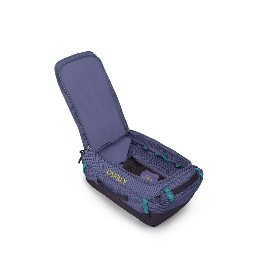 internal image of the Transporter Duffel 40 in the color Euphoria Purple