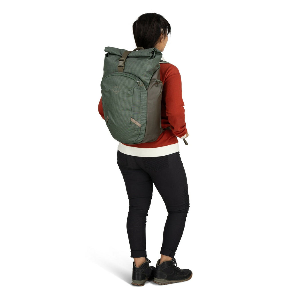 On-body image of the Transporter Roll Top in the color Pine Leaf / Earl Grey