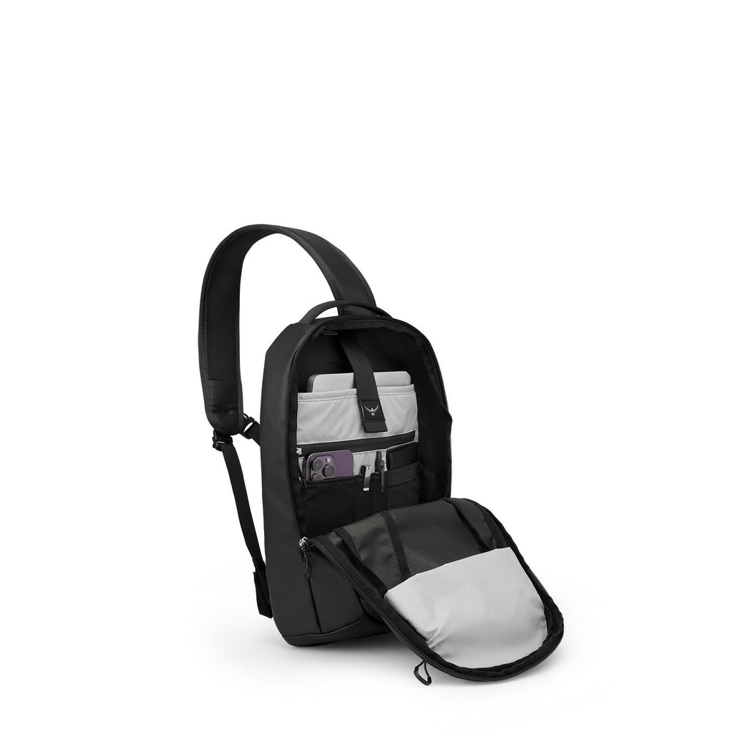 Internal image of the Transporter Sling in the color Raven Black