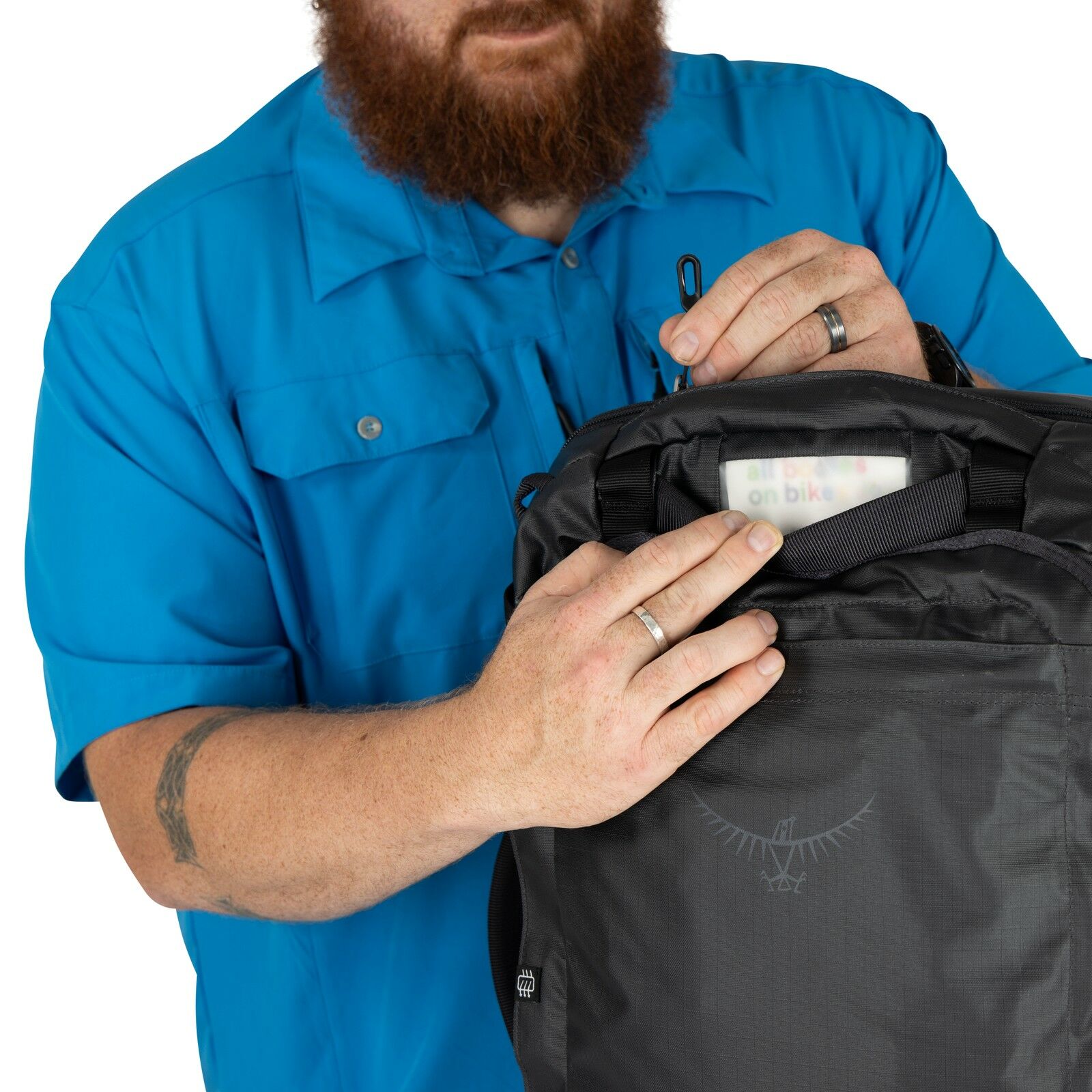Detail image of the Transporter Squffel 44 in the color Raven Black