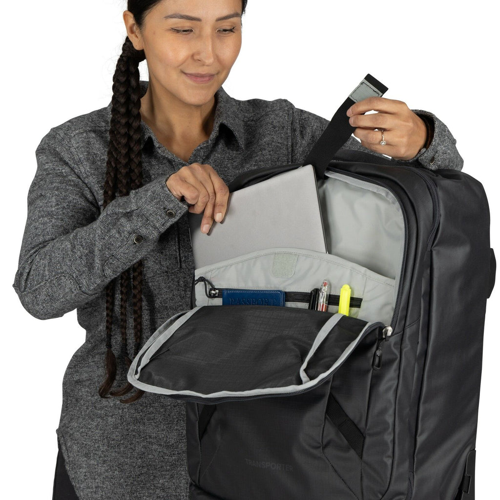 detailed image ofthe Transporter Wheeled carry-on
