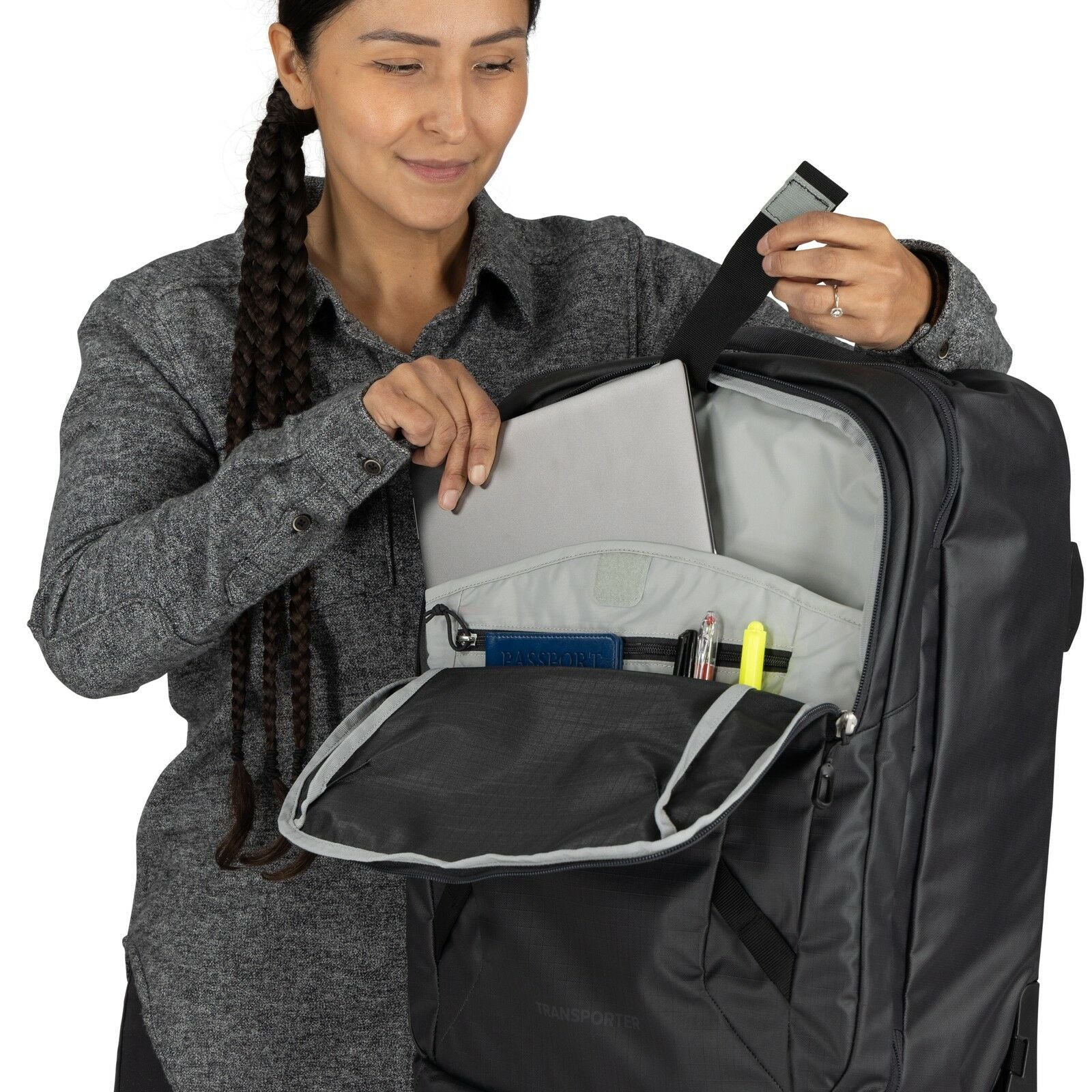 detailed image ofthe Transporter Wheeled carry-on