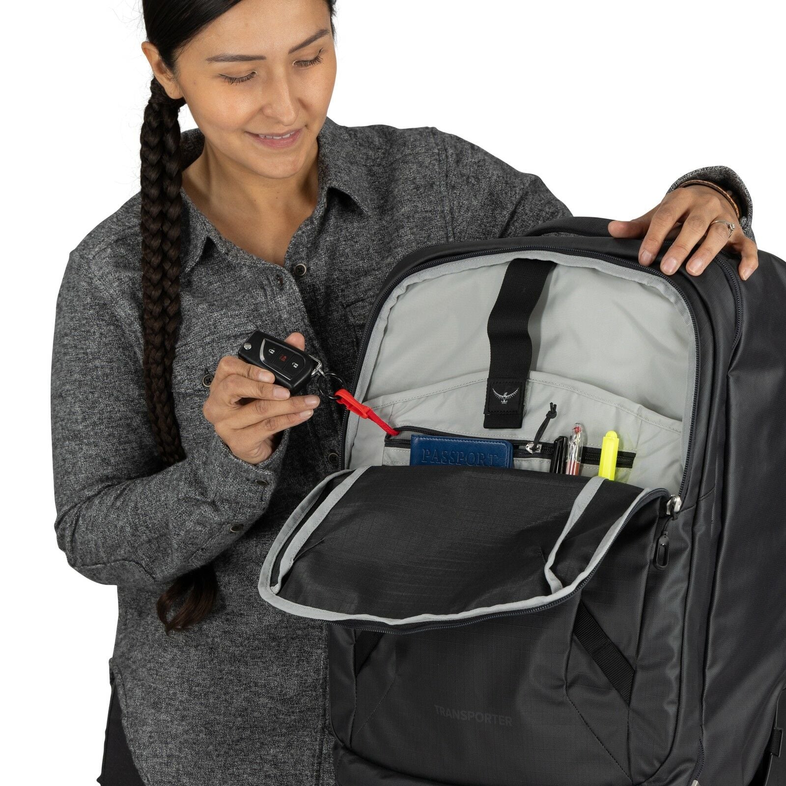 detailed image ofthe Transporter Wheeled carry-on