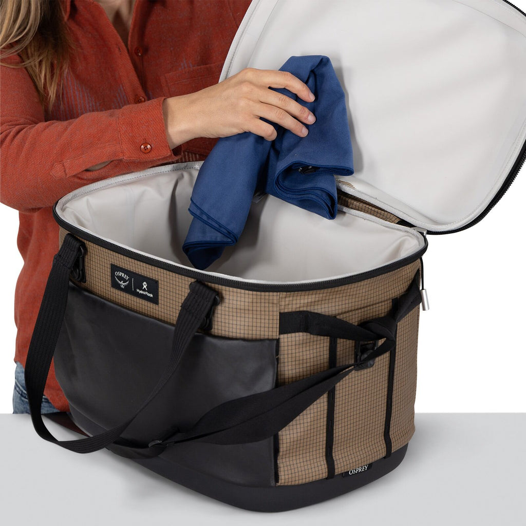 detailed image of the Hydro Flask Campcore Carryout Cooler 30L in the color Latte Brown