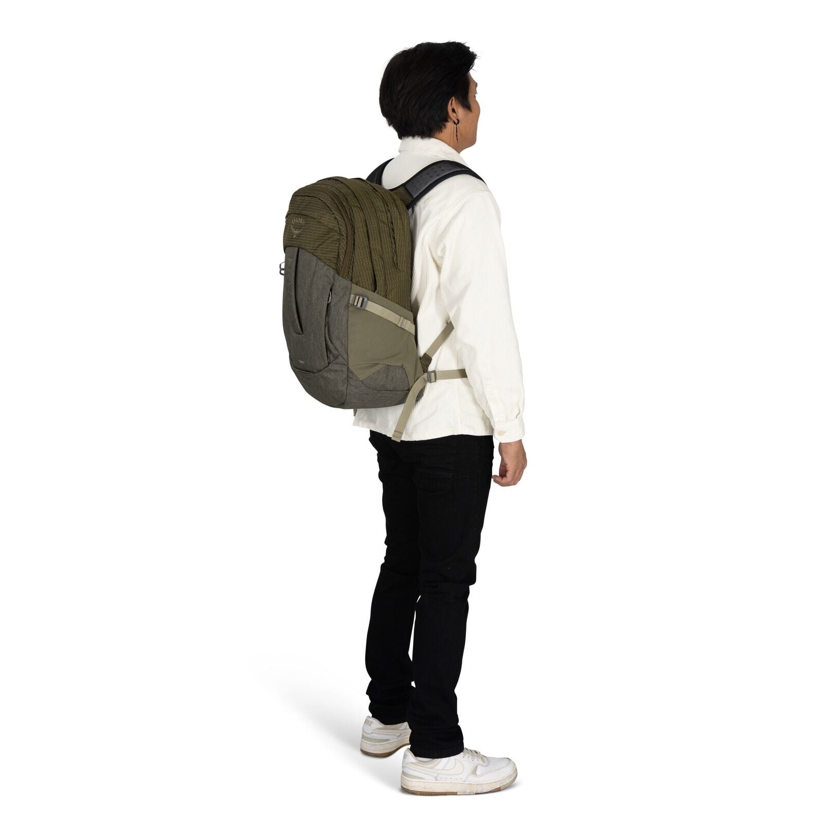 model wearing the Osprey Comet