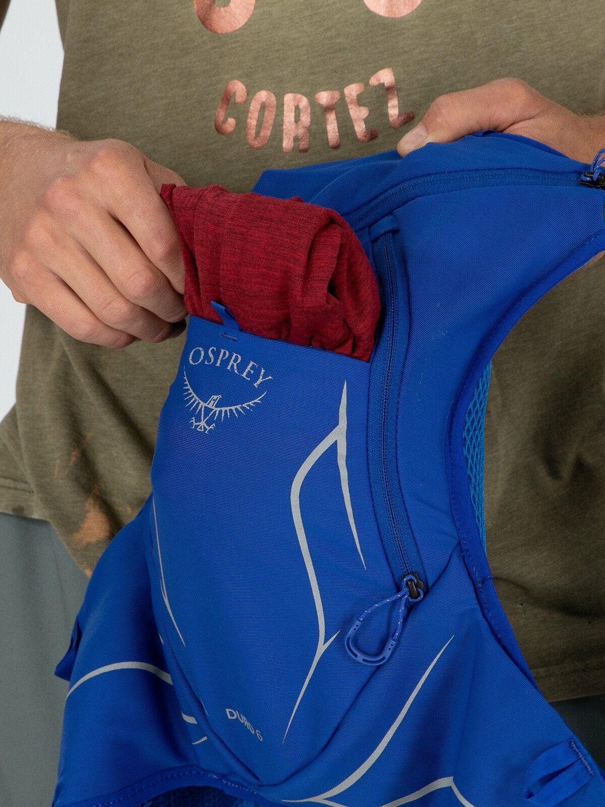 a detail of the Duro® 6 in color Blue Sky