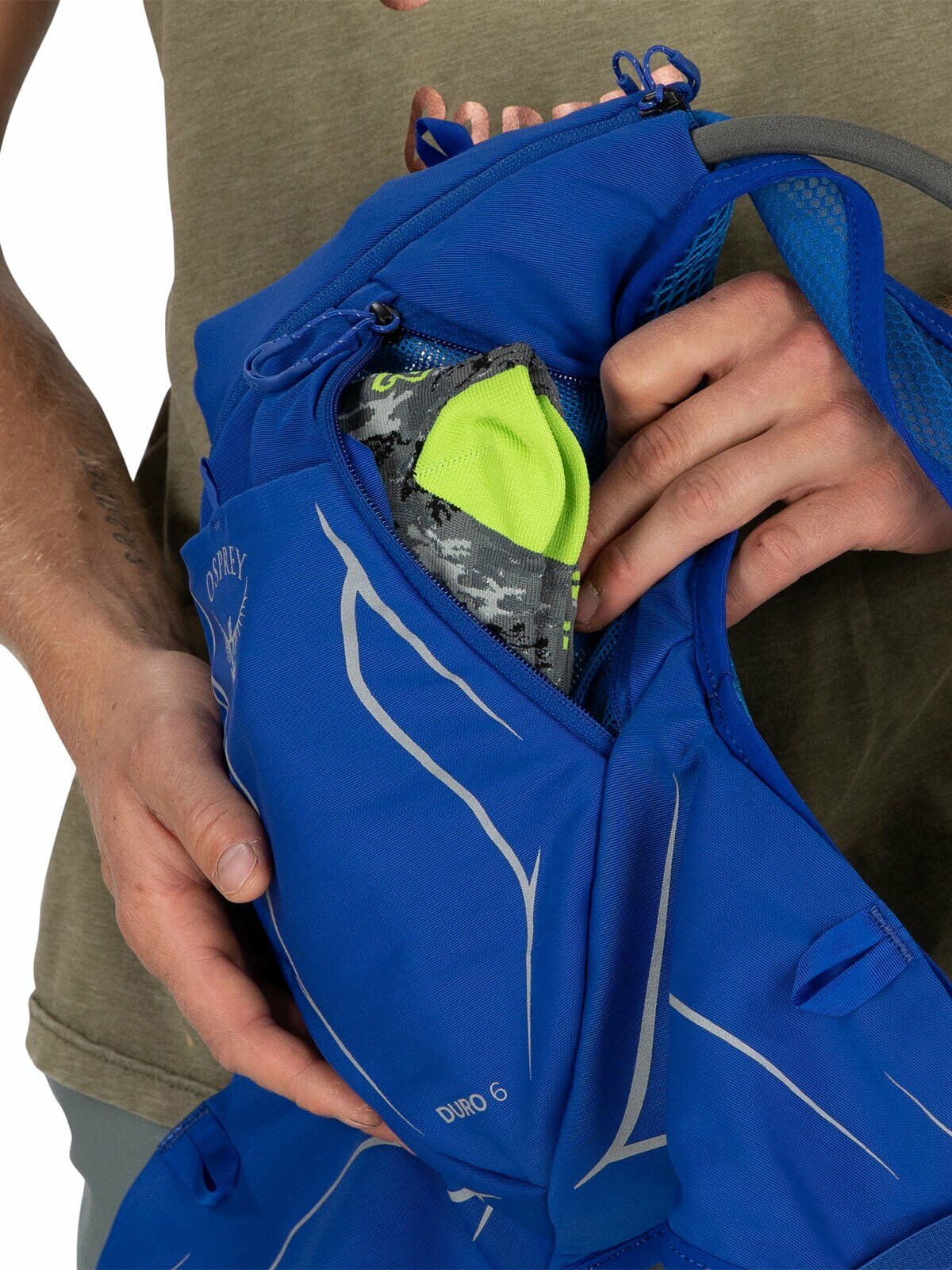 a detail of the Duro® 6 in color Blue Sky