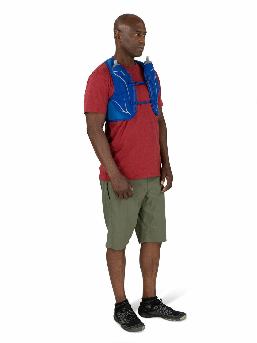 a person modeling the Duro® LT in color Dark Charcoal Grey