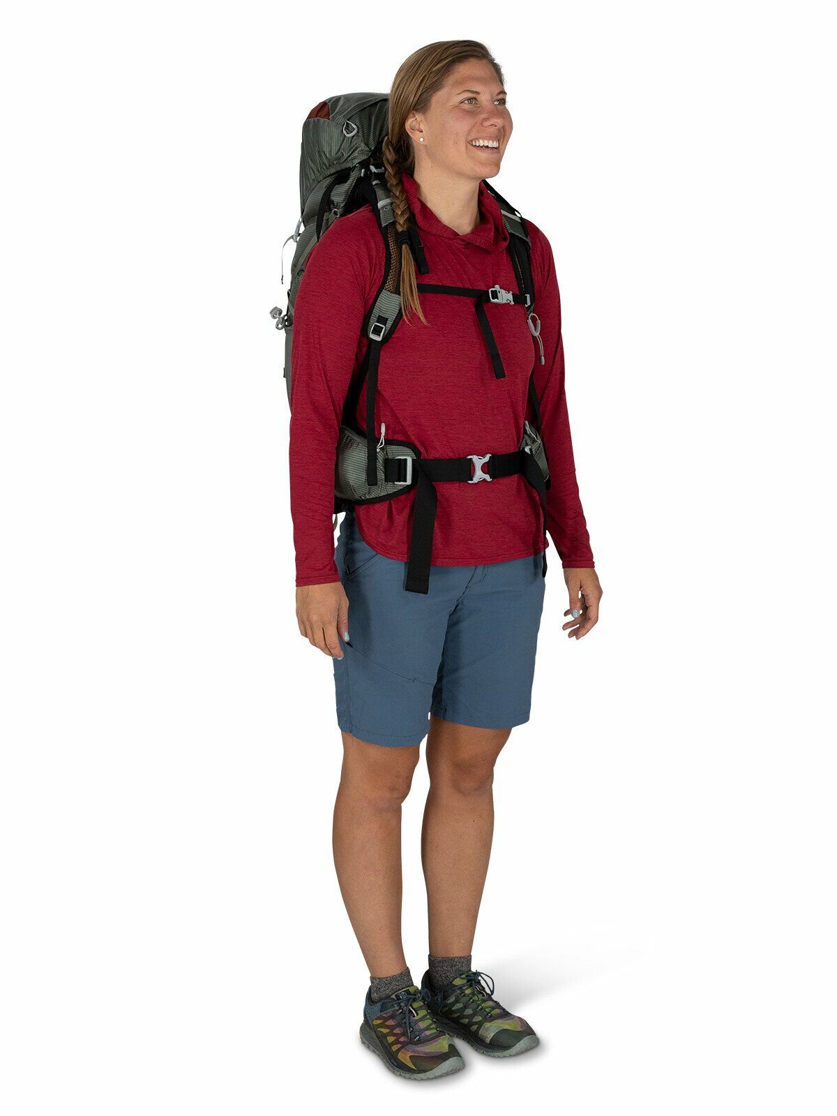 a person modeling the Eja 38 in color cloudgrey