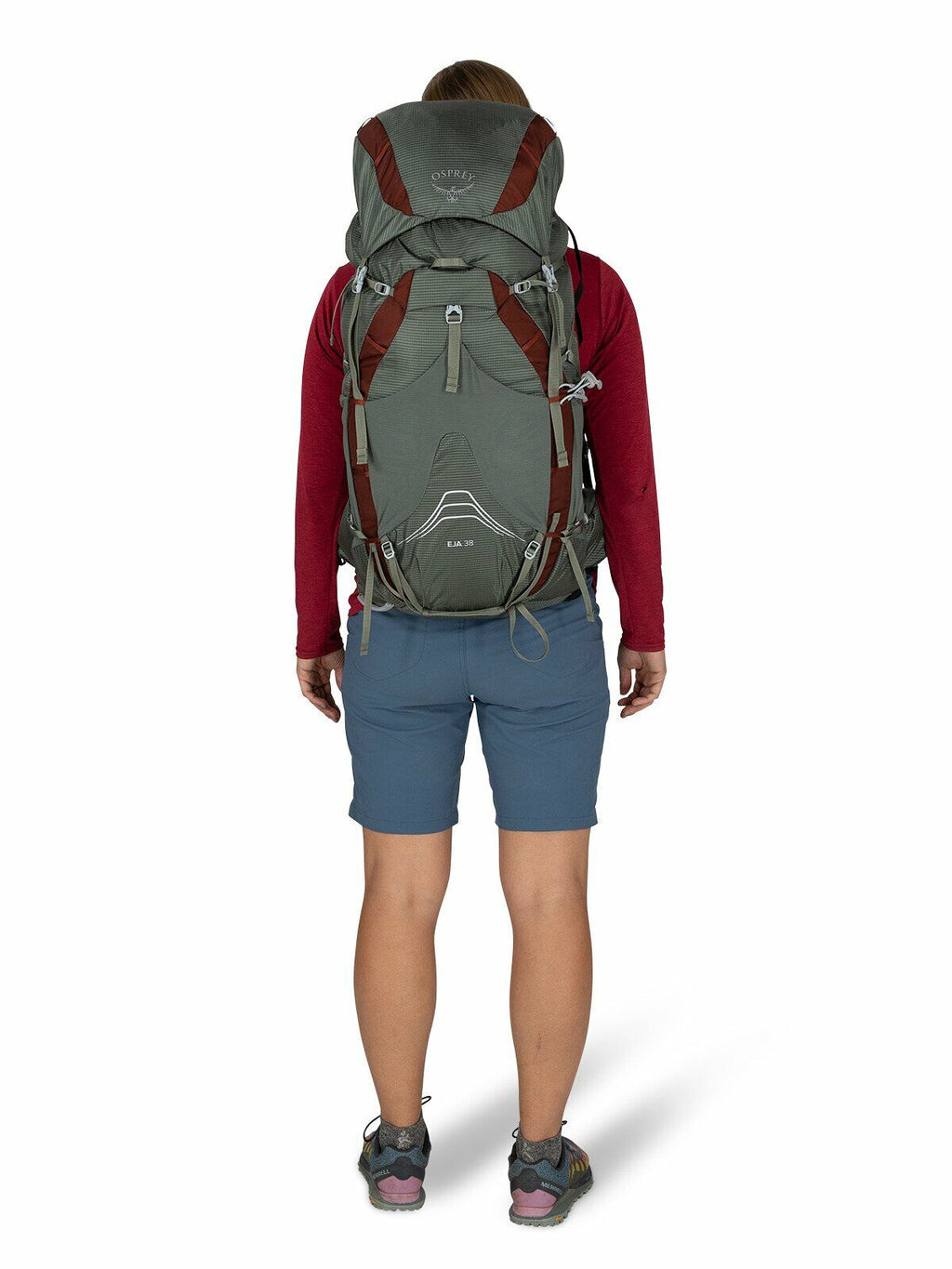 a person modeling the Eja 38 in color cloudgrey