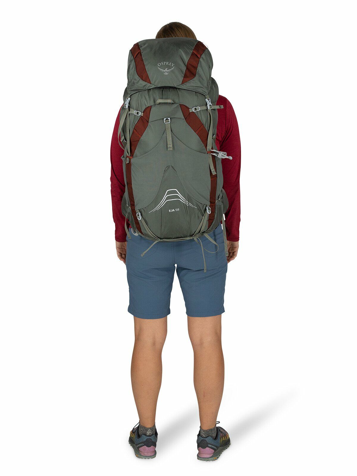 a person modeling the Eja 58 in color cloudgrey