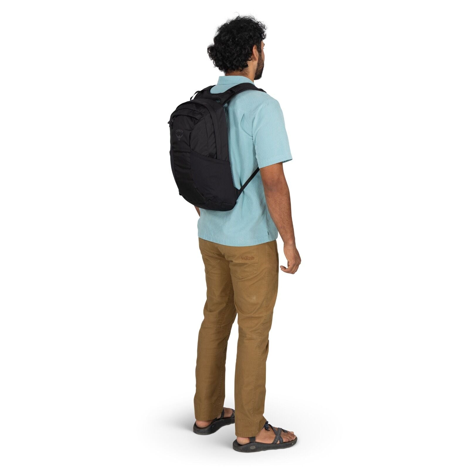 Model wearing the Farpoint 55 in the color Black
