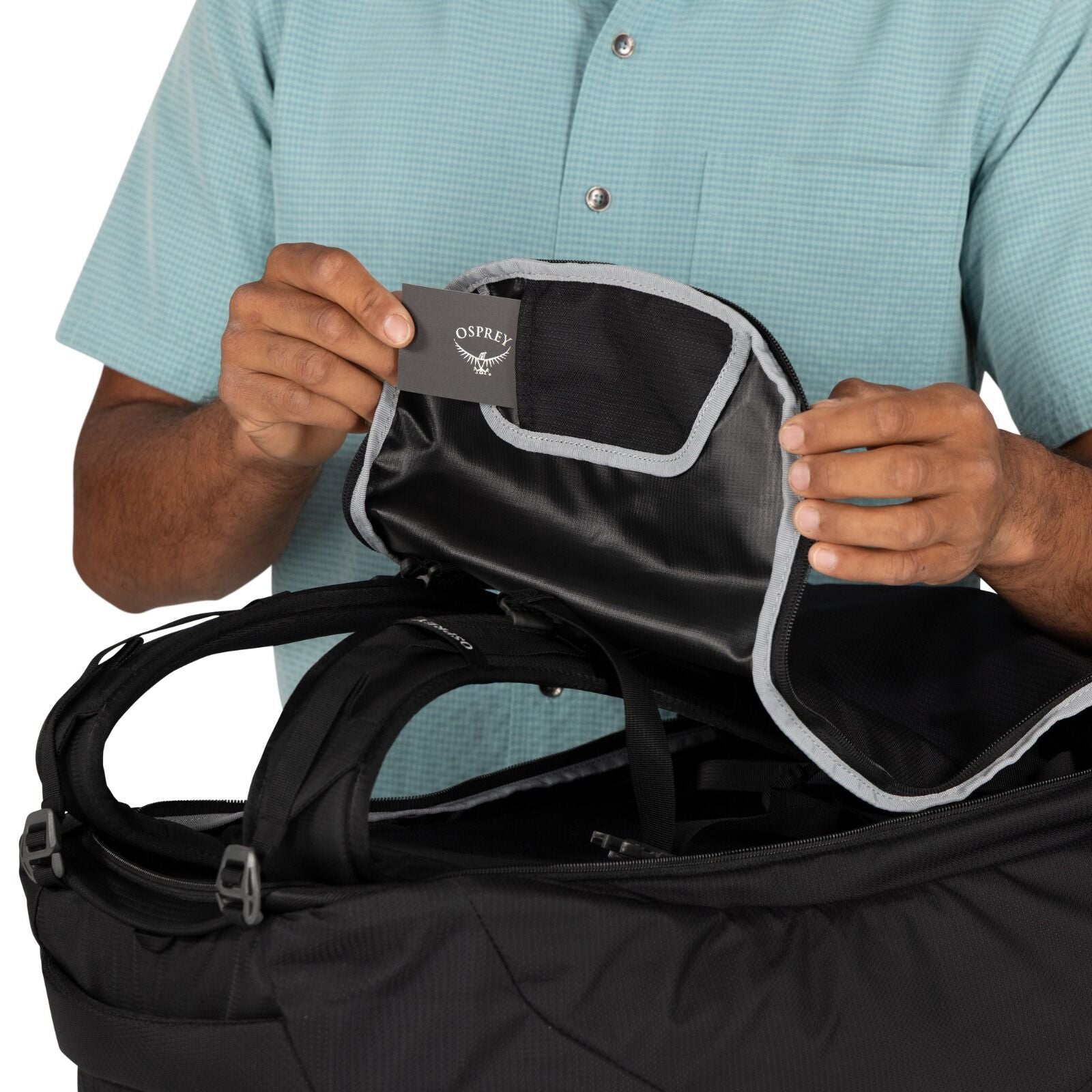 Model showing the details of the Farpoint 55 in the color Black