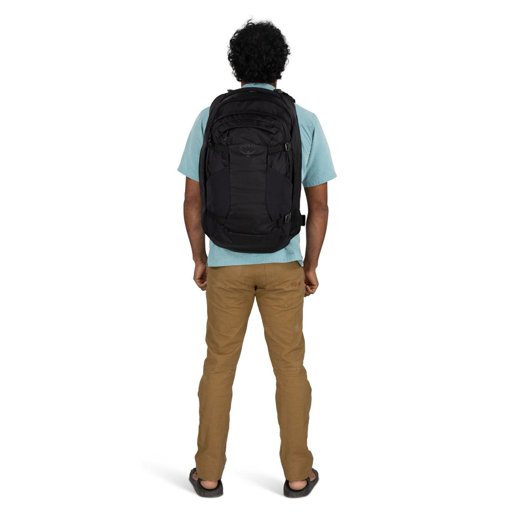 Model wearing the Farpoint 55 in the color Black