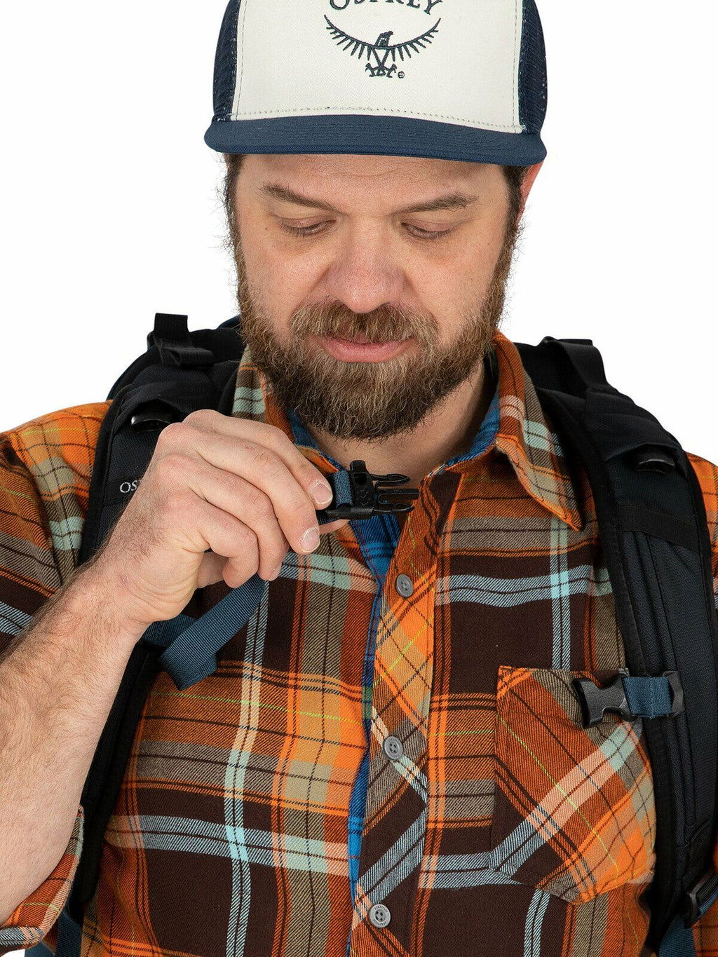 a detail of the Farpoint® 40 Travel Pack in color Gopher Green