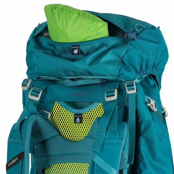 detail image of Ace 65 in color Blue Spike Moss / Deep Peyto