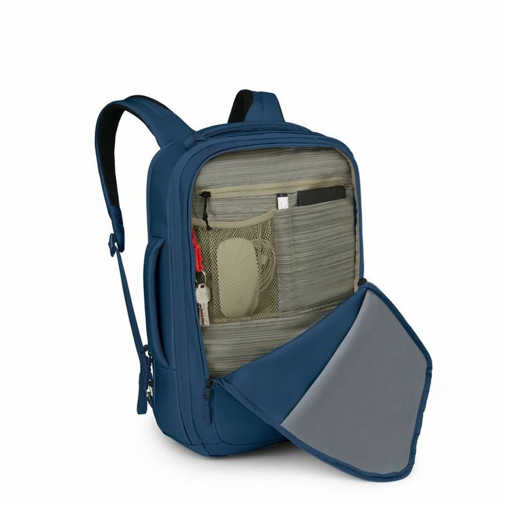 internal image of the Aoede Briefpack in the color Antique Blue