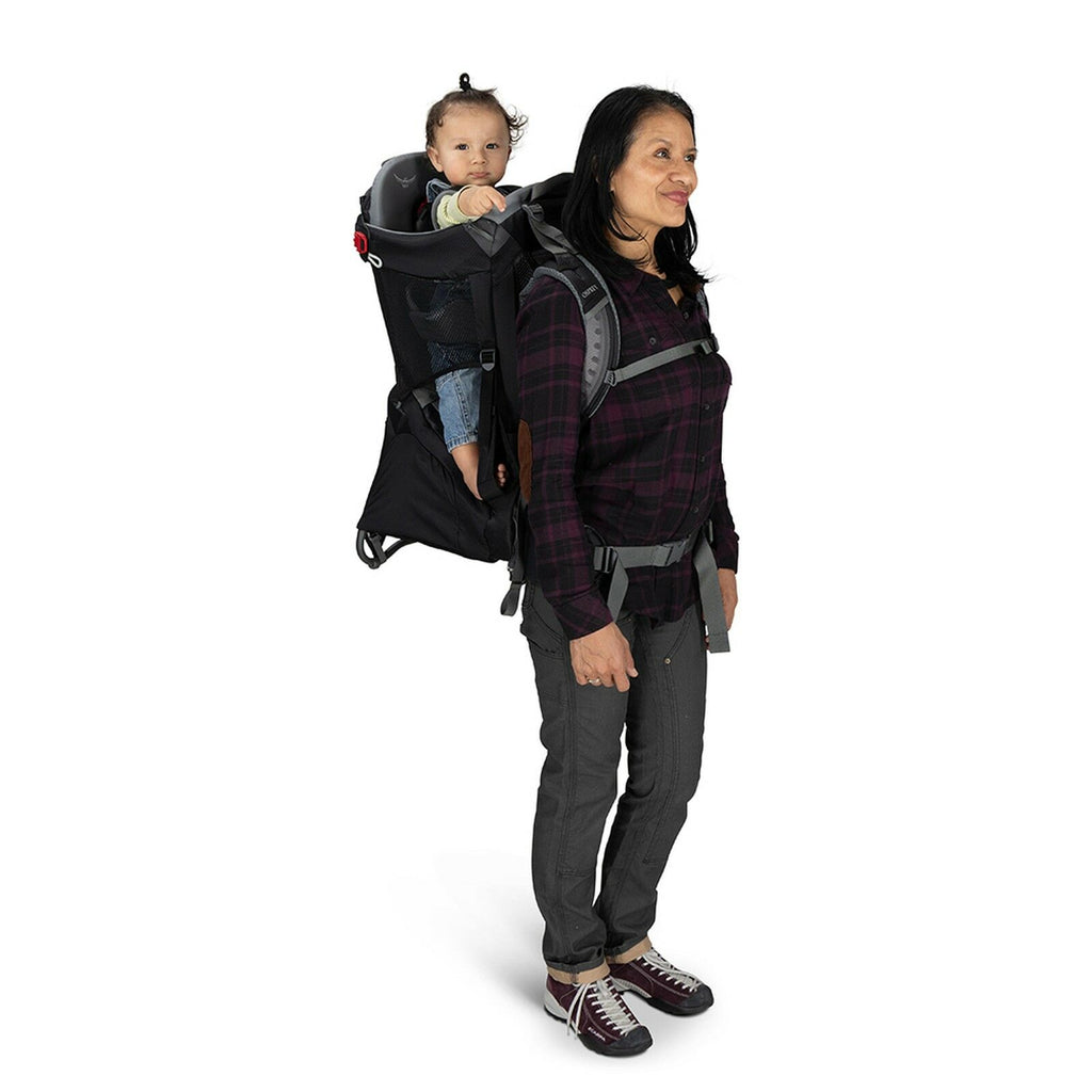 on-body image of the Poco Child Carrier in the color black