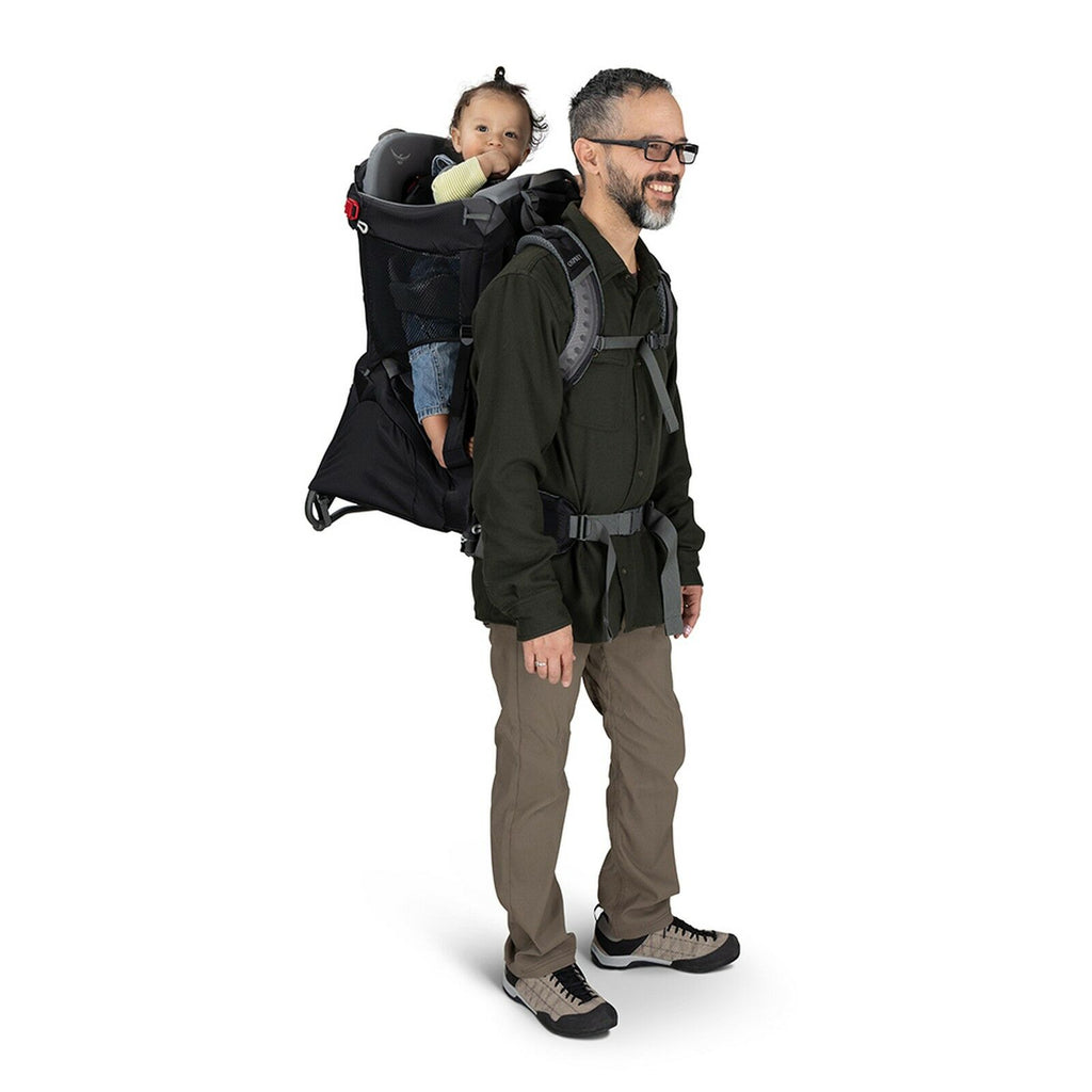 on-body image of the Poco Child Carrier in the color black