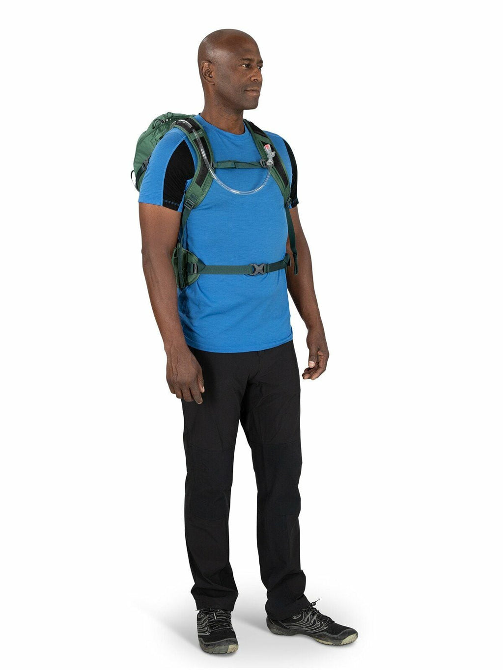 a person modeling the Skarab 30 in color Black