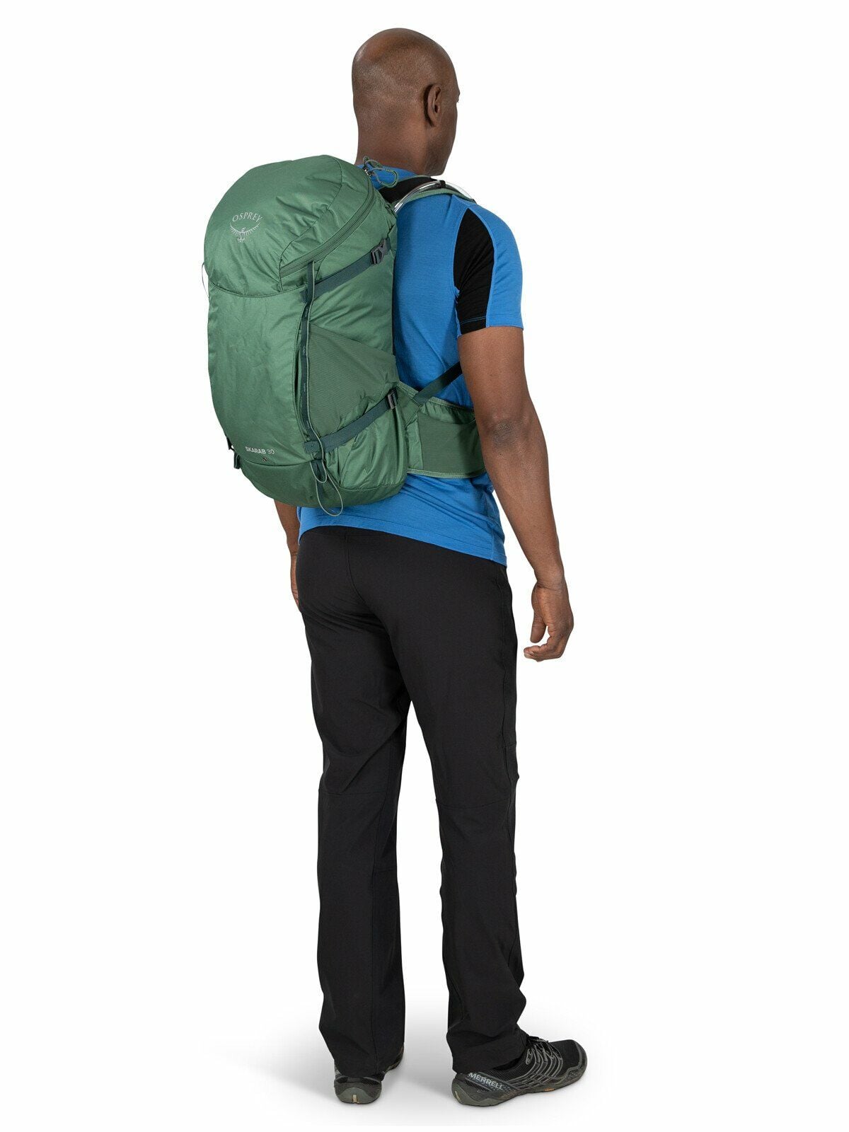 a person modeling the Skarab 30 in color Black