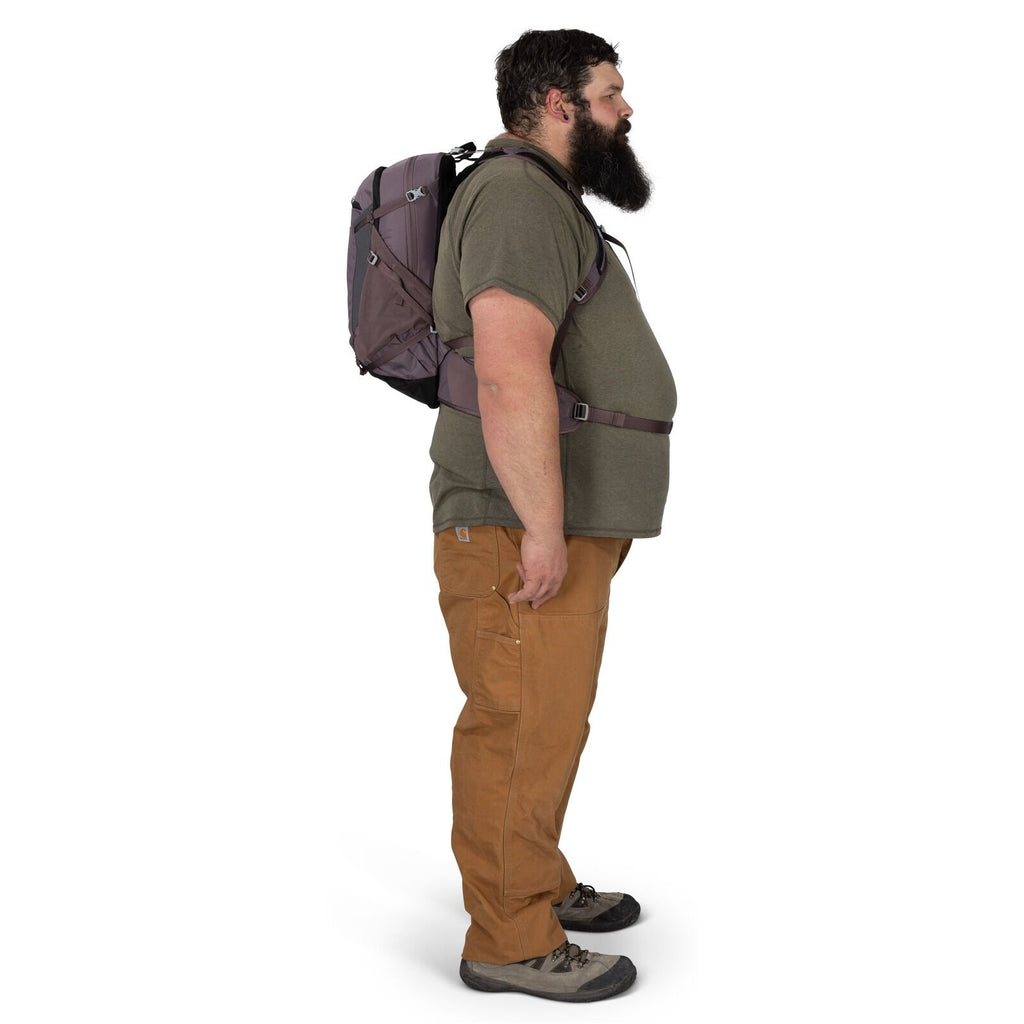 model wearing the Sportlite Extended Fit in the color Aubergine Purple
