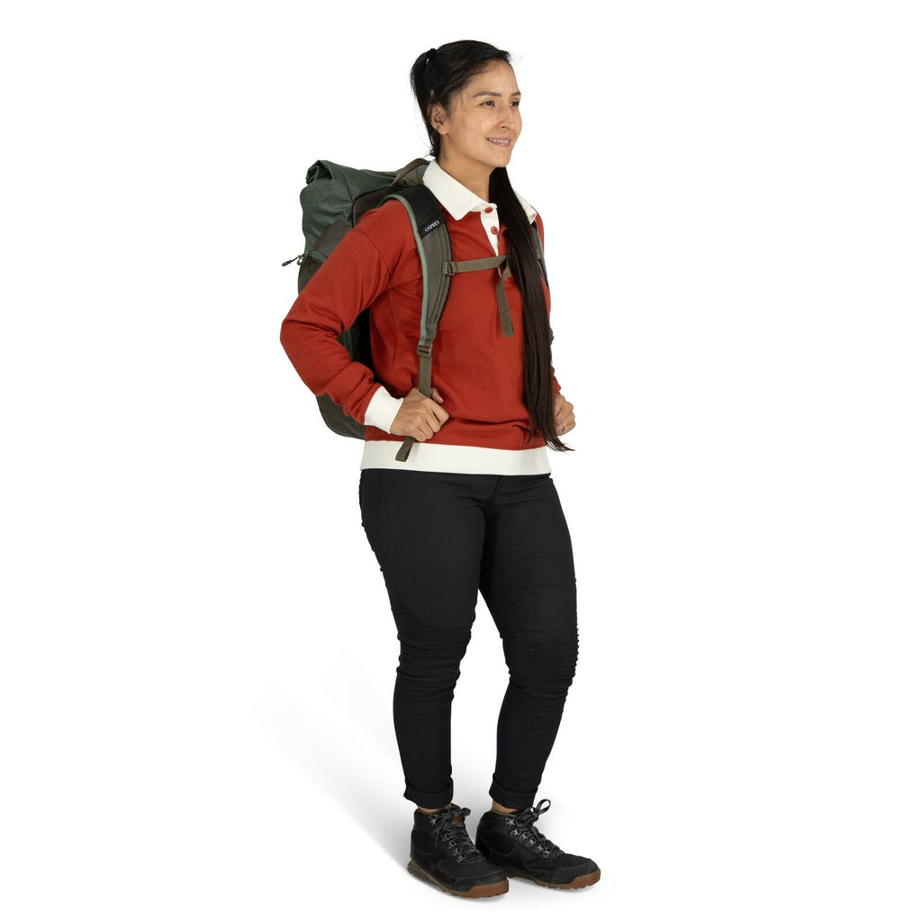 On-body image of the Transporter Roll Top in the color Pine Leaf / Earl Grey