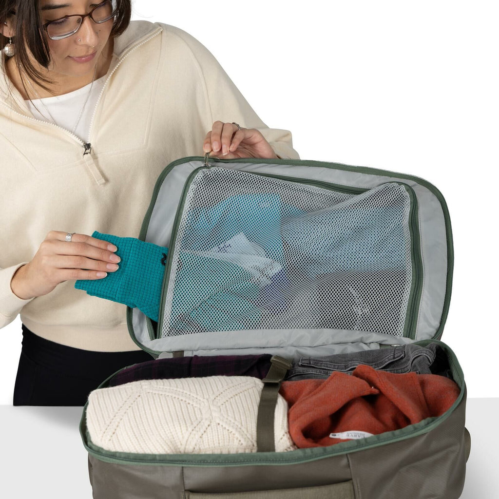 detail image of Osprey's Transporter Travel Pack 26+6 in the color Pine Leaf