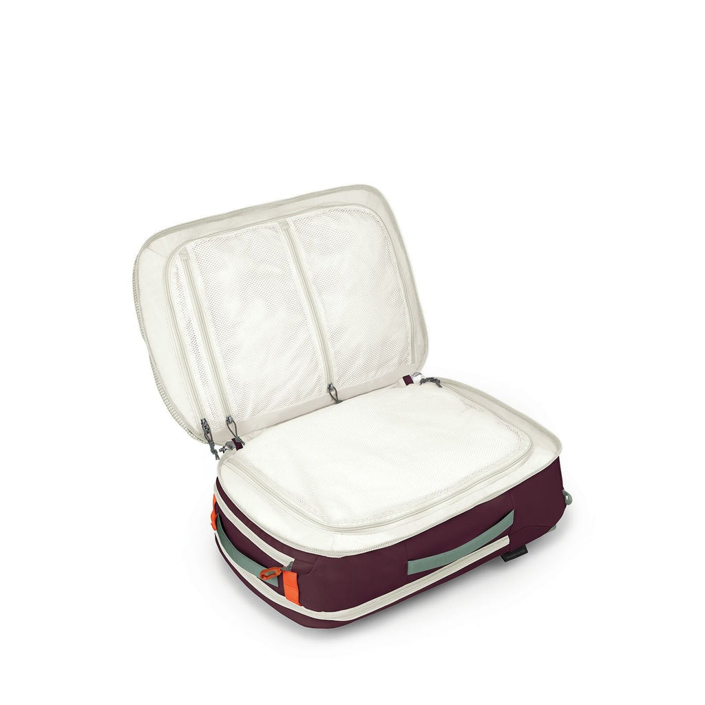 Internal image of Osprey's Transporter Travel Pack 26+6 in the color Mystery White