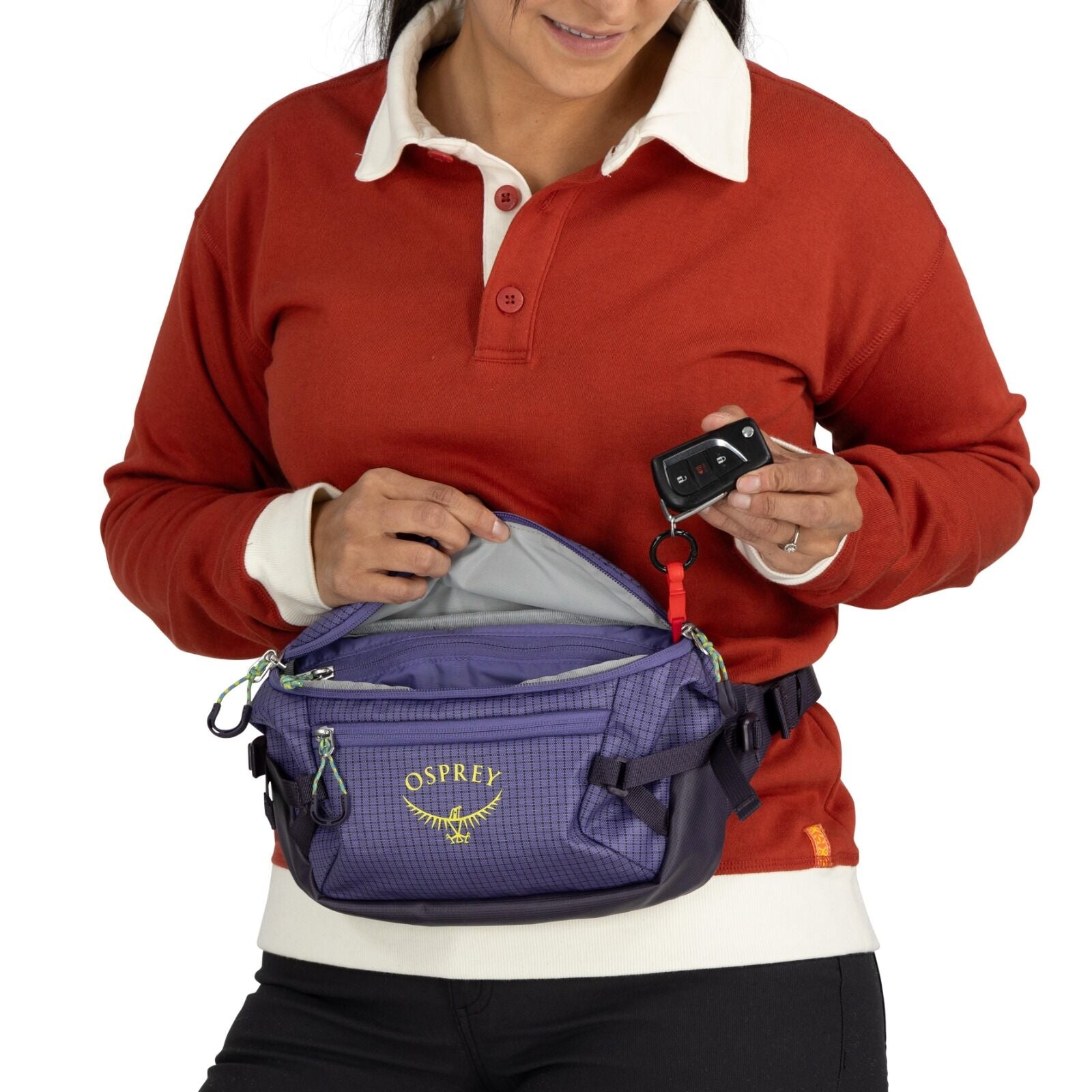 Detail image of the Transporter Waist Pack in the color Euphoria Purple