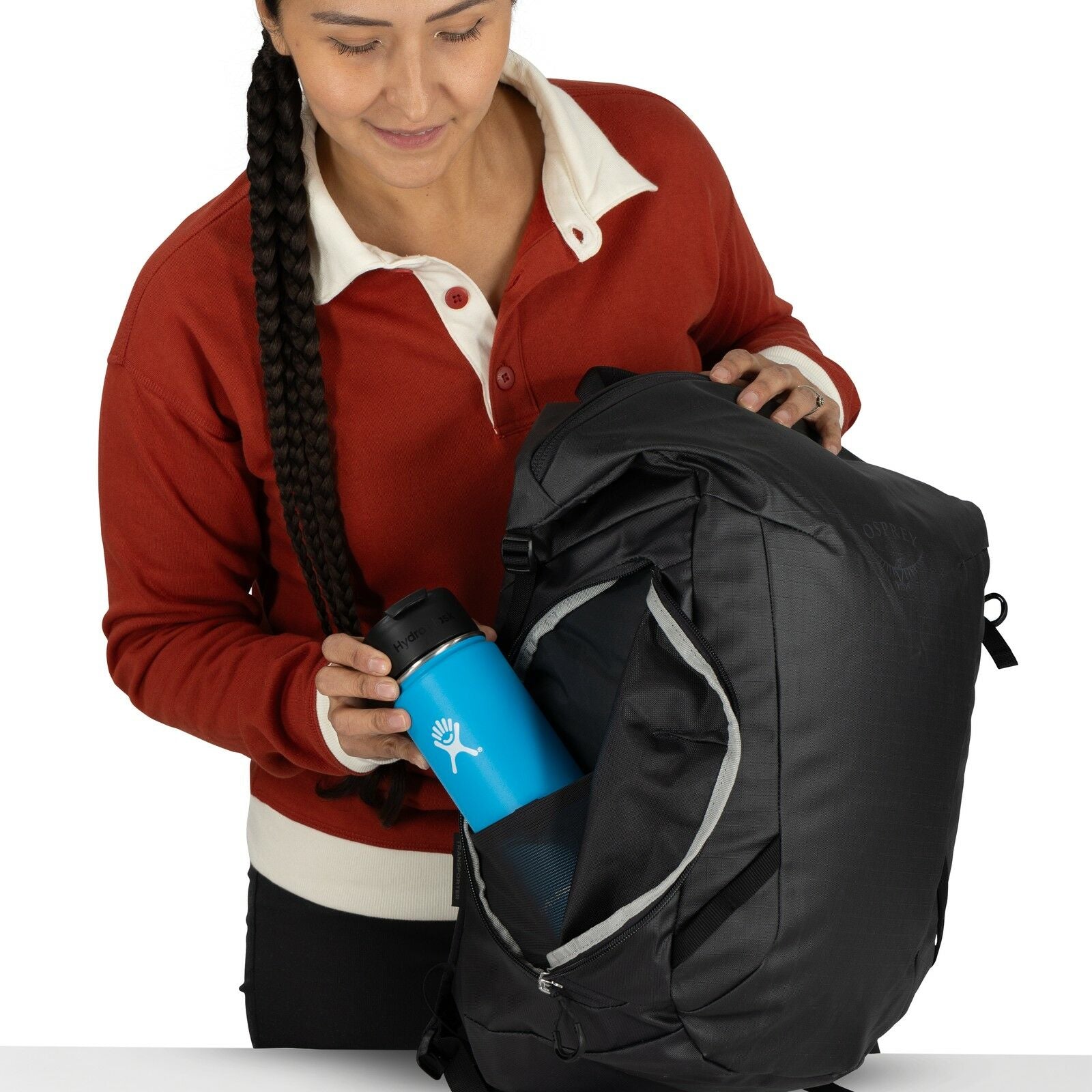 detailed image of the Transporter Zinch in the color black