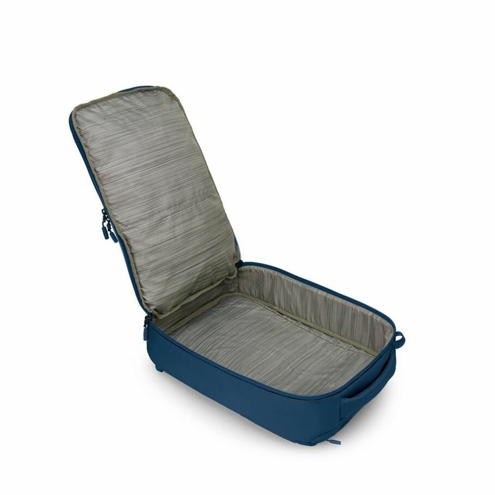 internal image of the Aoede Briefpack in the color Antique Blue
